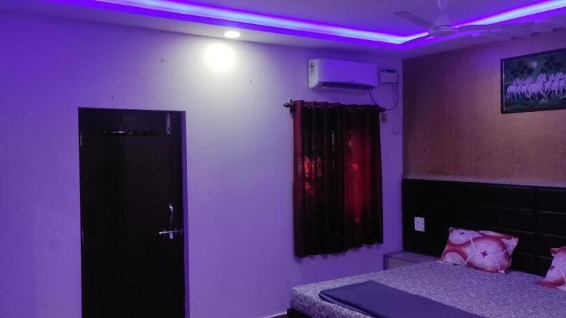 패밀리 룸, Shonarbangla