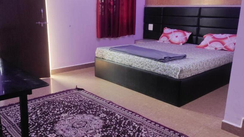 패밀리 룸, Shonarbangla