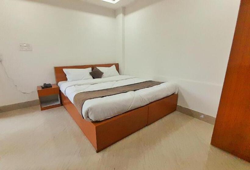 Номер Economy, The Penthouse