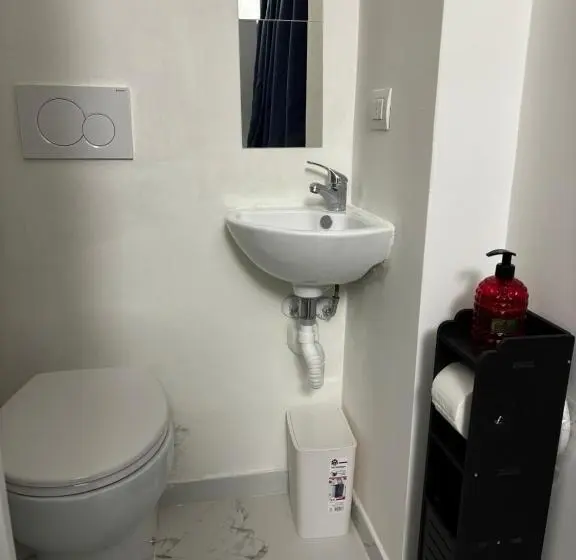 Standard Yhden Hengen Huone, Villa Life