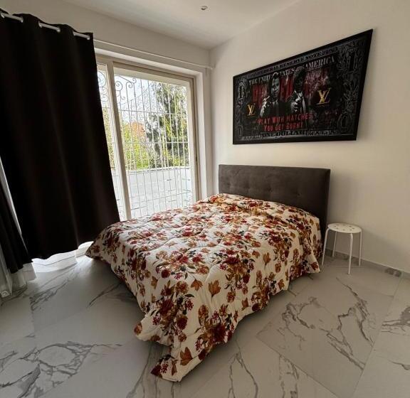 اتاق لوکس با بالکن, Villa Life