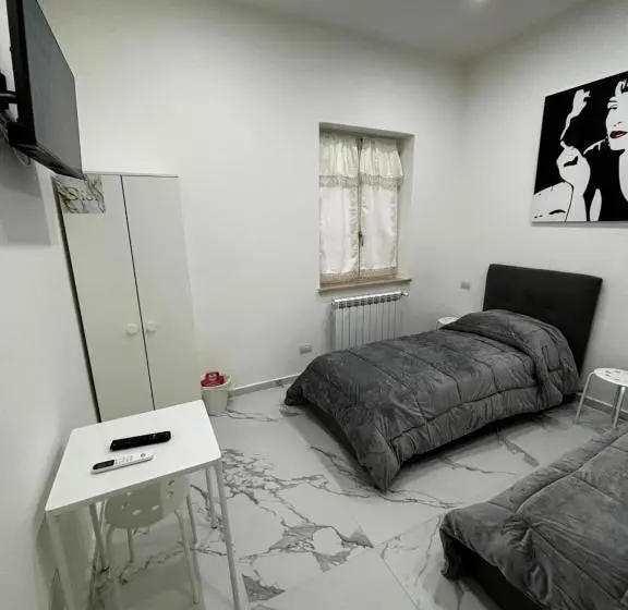 Economy-huone, Villa Life