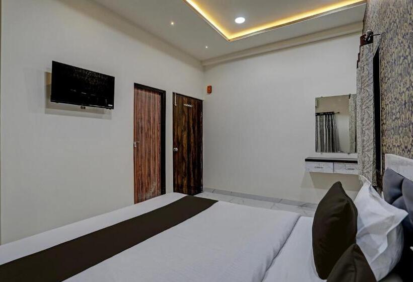 Трехместный Номер Классика, Oyo Hotel G L