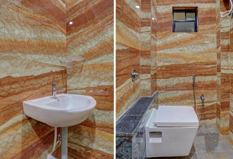 חדר קלאסי לשלושה, Oyo Hotel G L