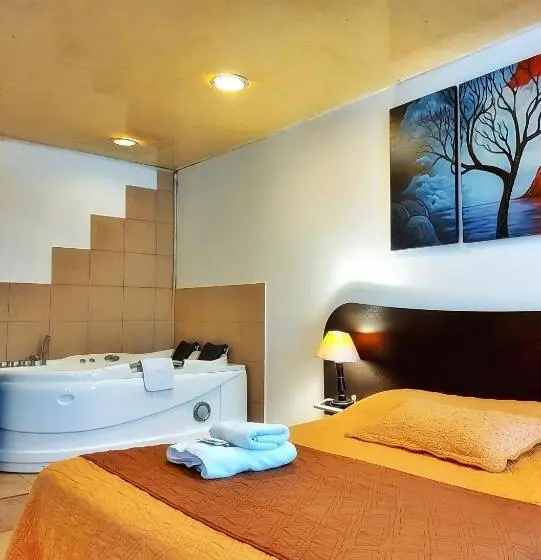 اتاق استاندارد با وان آب گرم, Hostal Murgeon Boutique