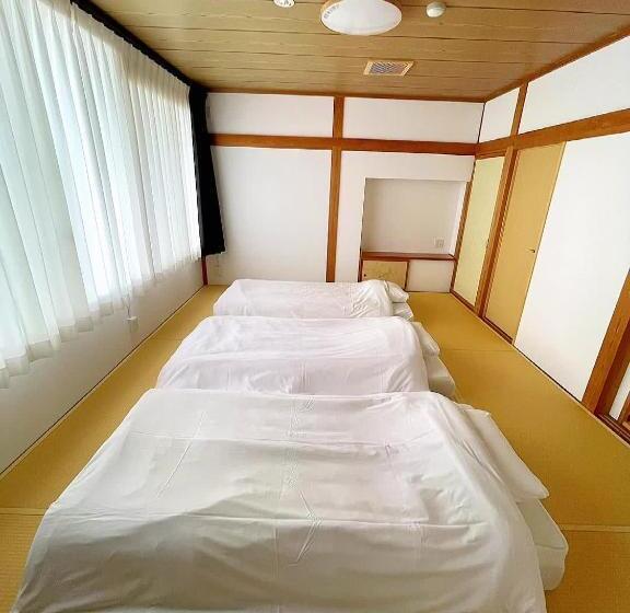 バスルーム共有のトリプルスタンダード, Snow Palace Nozawa