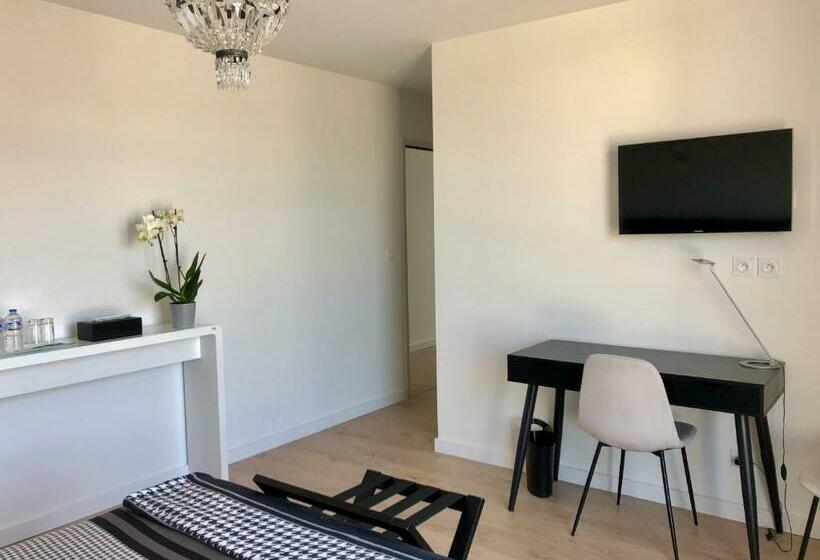 Номер Комфорт, Hôtelya Lille Villeneuve D Ascq