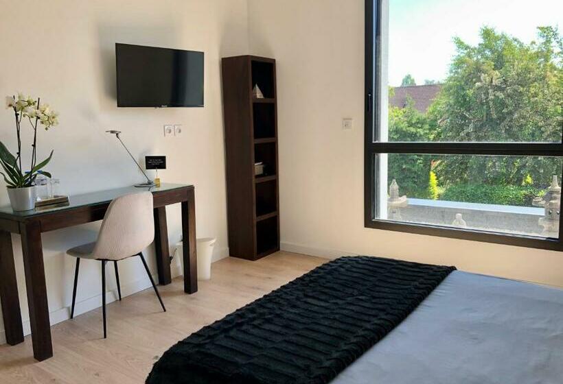 Номер Комфорт, Hôtelya Lille Villeneuve D Ascq