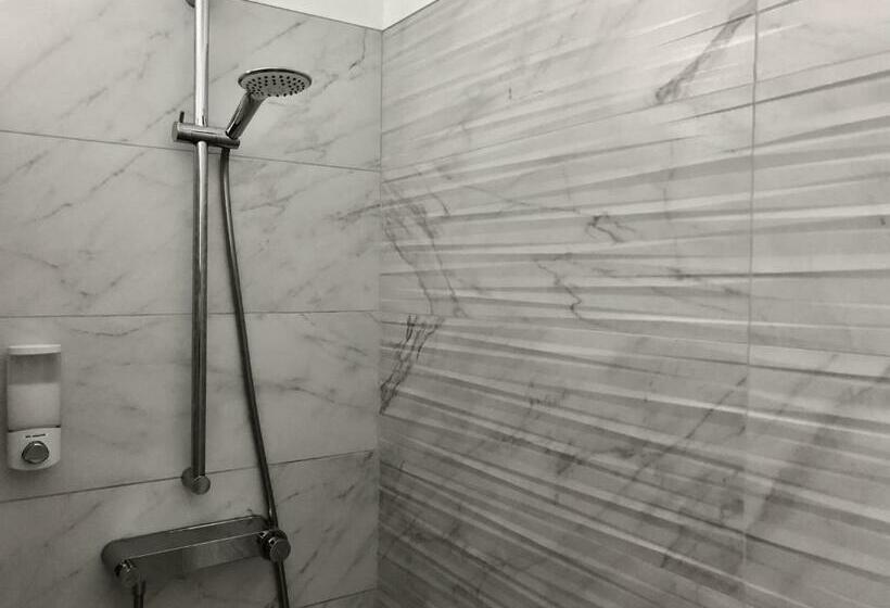 Номер Комфорт, Hôtelya Lille Villeneuve D Ascq