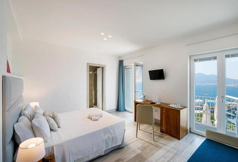 高级海景房, Relais Manfredi