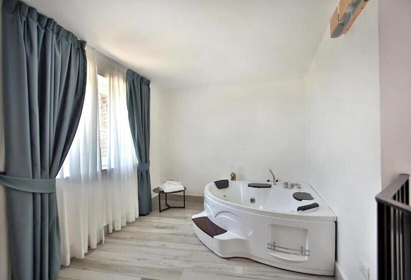 Полулюкс Вид на Море, Relais Manfredi
