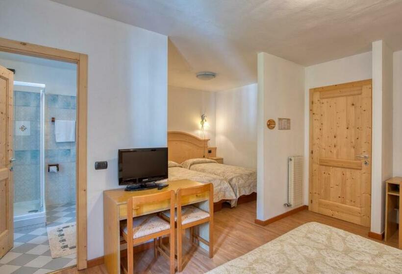 חדר סטנדרט לארבעה, Albergo Moleta