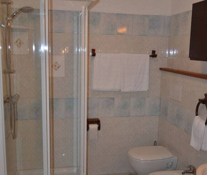 חדר סטנדרט לשלושה, Albergo Moleta