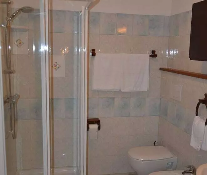 Pokój Standard Trzyosobowy, Albergo Moleta