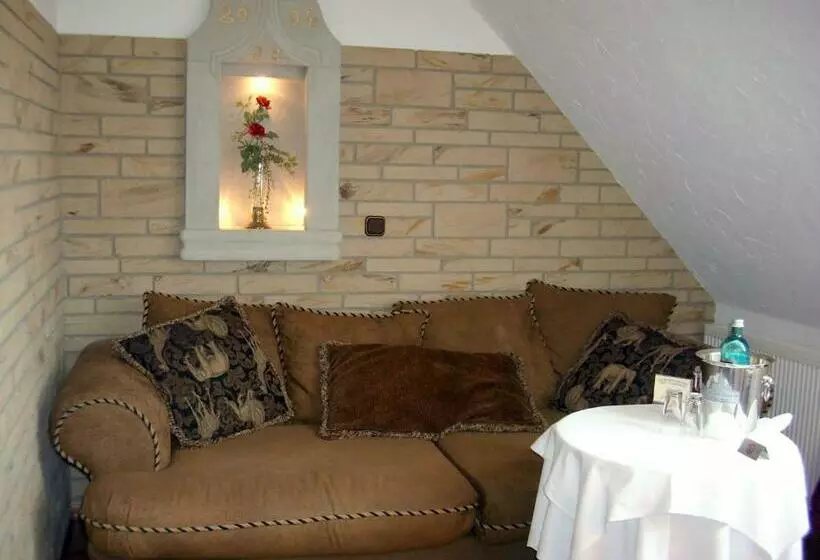 Suite, Elegant Hotel Zur Burg