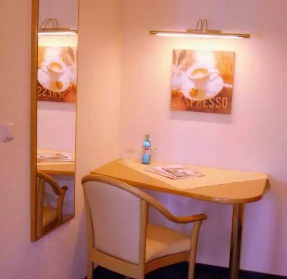Standard Single Room, Elegant Hotel Zur Burg