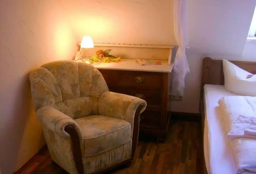 Suite, Elegant Hotel Zur Burg