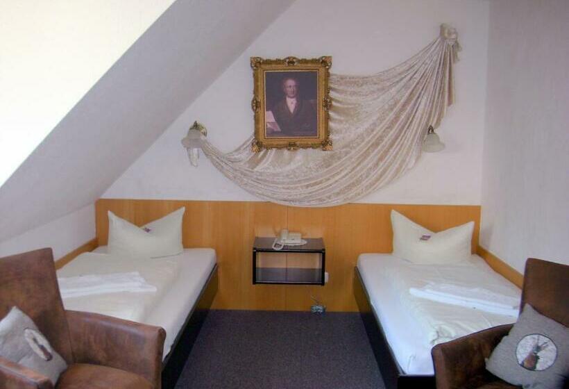 Номер Стандарт, Elegant Hotel Zur Burg