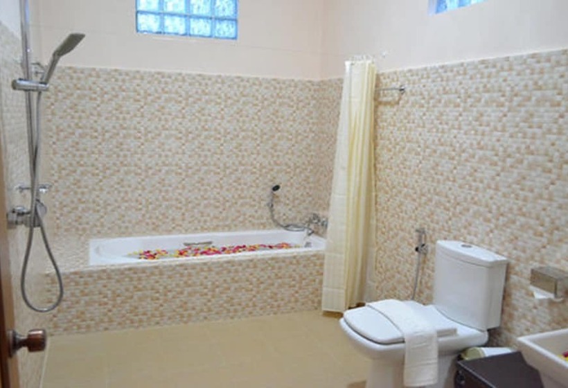 سوییت, Famous Hotel Bago