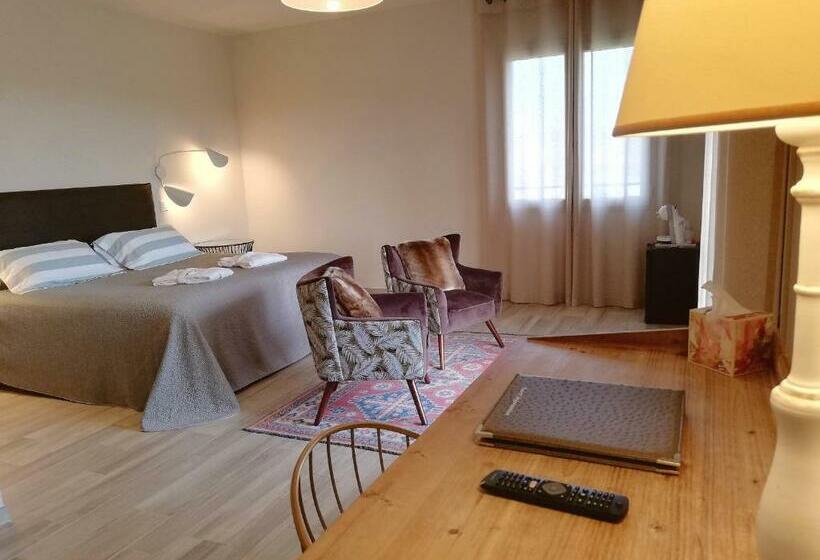 סוויטת ג'וניור עם טרסה, Hôtel La Bastide D Iris