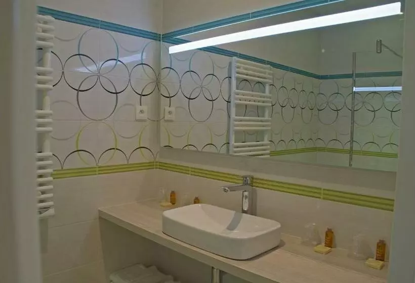 Perhesviitti, Hôtel La Bastide D Iris