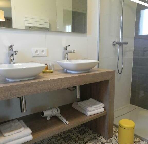 סוויטת ג'וניור, Hôtel La Bastide D Iris