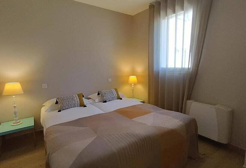 סוויטה משפחתית, Hôtel La Bastide D Iris