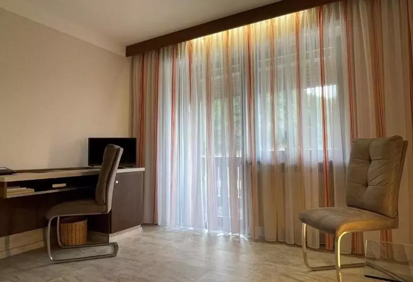 اتاق لوکس با بالکن, Landhaus Oberaurach