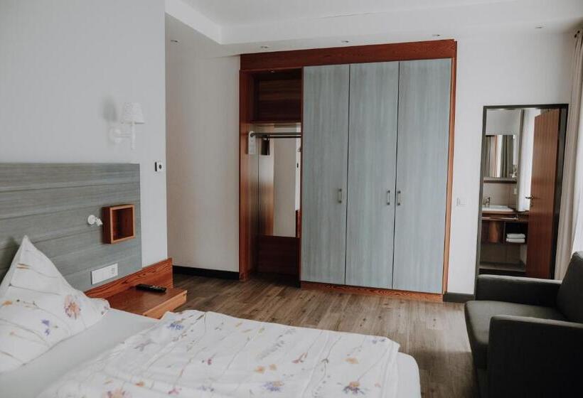 غرفة قياسية مزوَّدة بتراس, Okelmann S   Entspannte Achtsamkeit   Bewusster Lifestyle