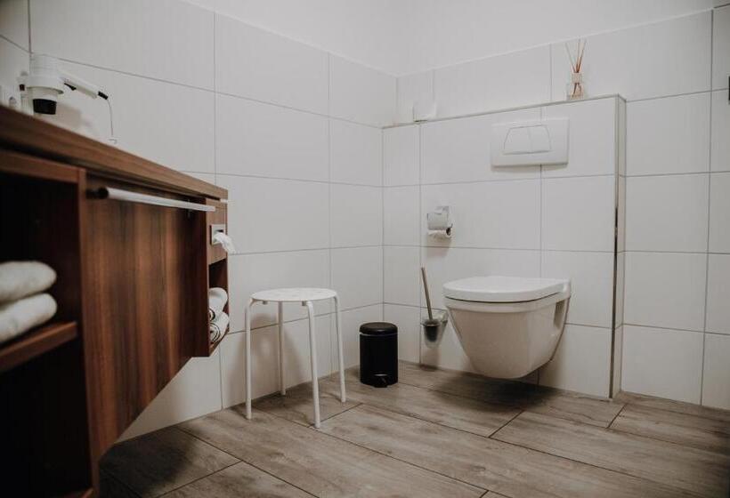 غرفة قياسية مزوَّدة بتراس, Okelmann S   Entspannte Achtsamkeit   Bewusster Lifestyle