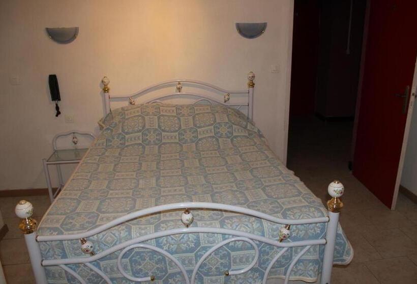 舒适三人间, Restaurant La Camargue