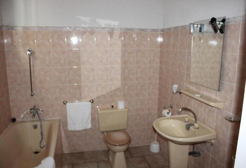 四人标准间, Restaurant La Camargue