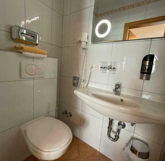 غرفة قياسية, Unter Den Linden