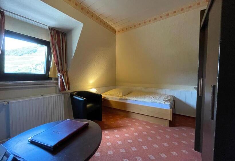 غرفة قياسية فردية, Unter Den Linden