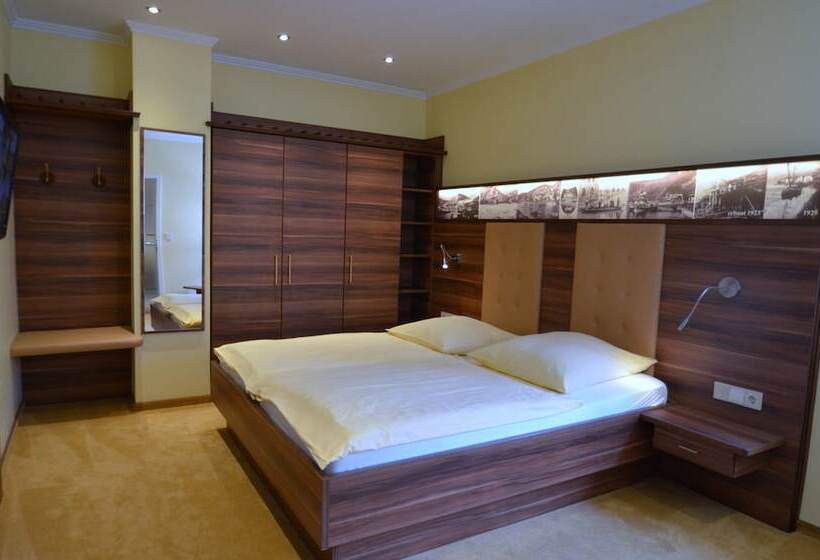 غرفة كومفورت, Unter Den Linden