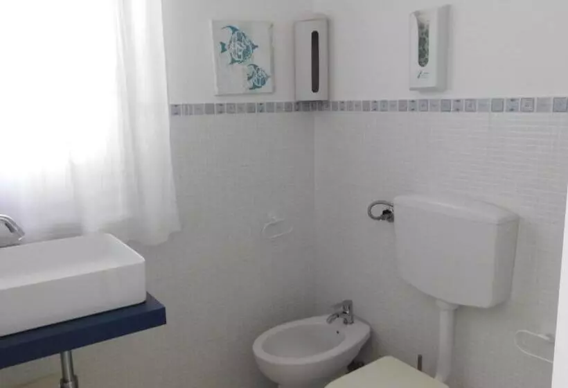 Deluxe-huone Puutarhanäkymä, La Battigia B&b