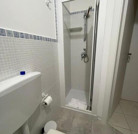 اتاق لوکس با چشم‌انداز باغ, La Battigia B&b