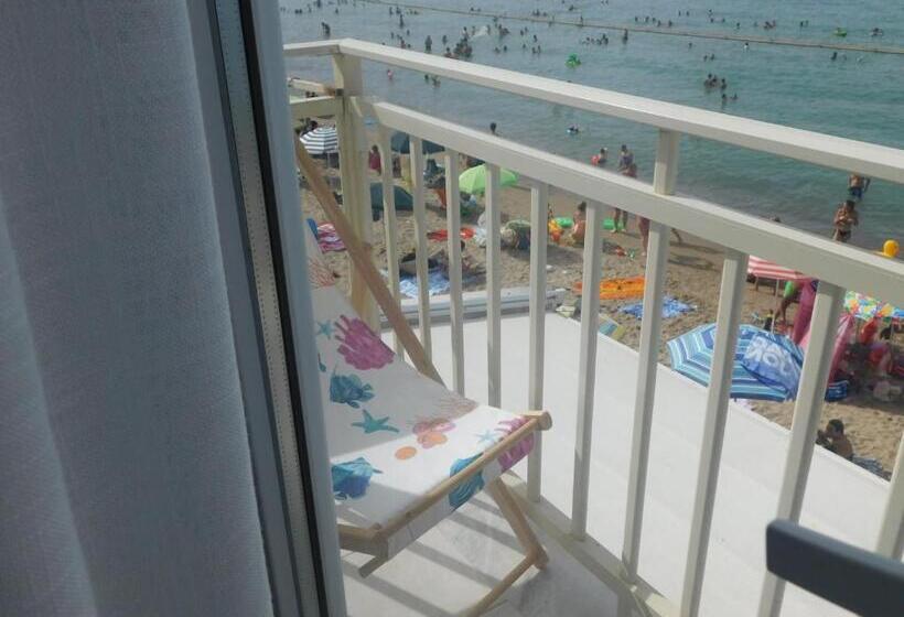 Номер Стандарт с Балконом, La Battigia B&b