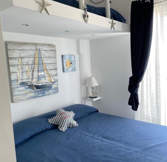 Номер Стандарт с Балконом, La Battigia B&b