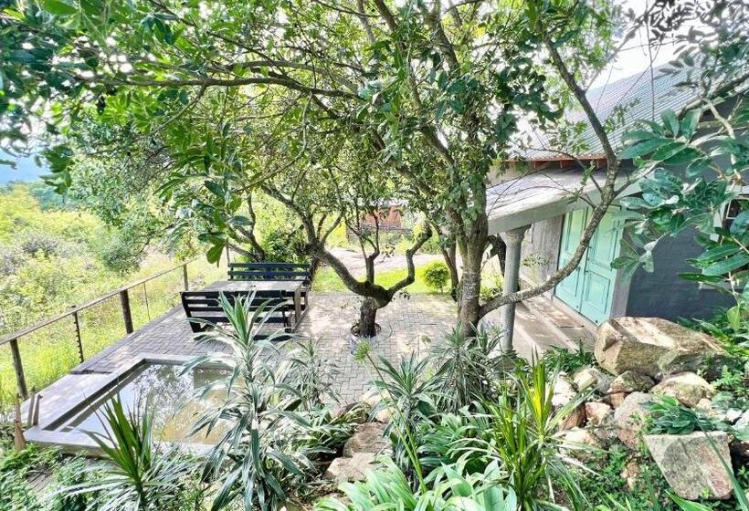 Maison 2 Chambres, Loerieroep Estate   Mountainview Selfcatering Accommodation Nelspruit