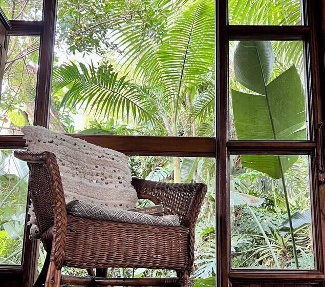 Casa 1 Quarto, Loerieroep Estate   Mountainview Selfcatering Accommodation Nelspruit