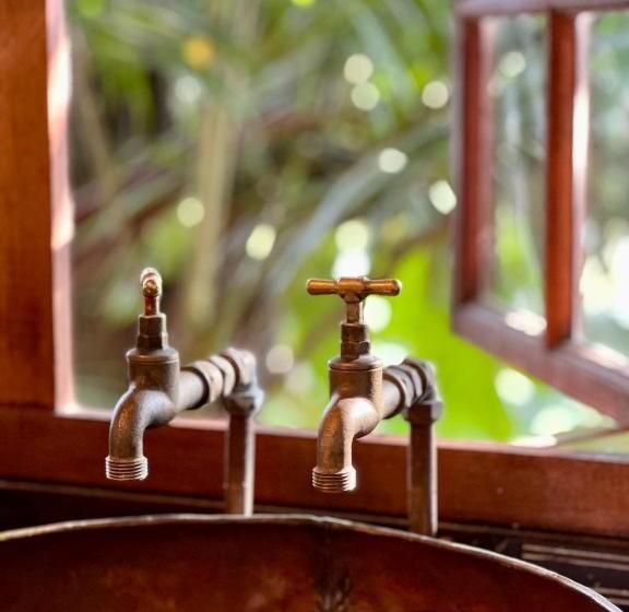 Дом 1 Спальня, Loerieroep Estate   Mountainview Selfcatering Accommodation Nelspruit