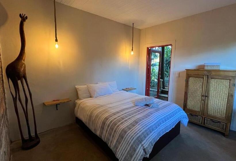 Maison 2 Chambres, Loerieroep Estate   Mountainview Selfcatering Accommodation Nelspruit