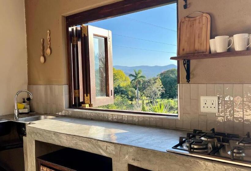 Дом 2 Спальни, Loerieroep Estate   Mountainview Selfcatering Accommodation Nelspruit