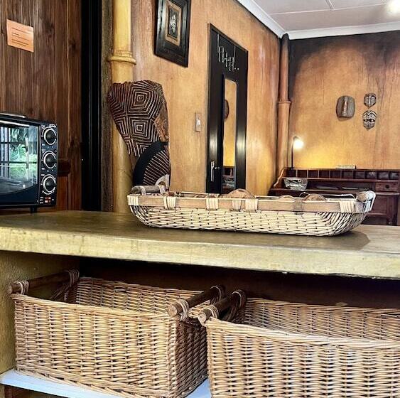 Апартаменты 1 Спальня, Loerieroep Estate   Mountainview Selfcatering Accommodation Nelspruit