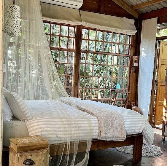 Дом 1 Спальня, Loerieroep Estate   Mountainview Selfcatering Accommodation Nelspruit