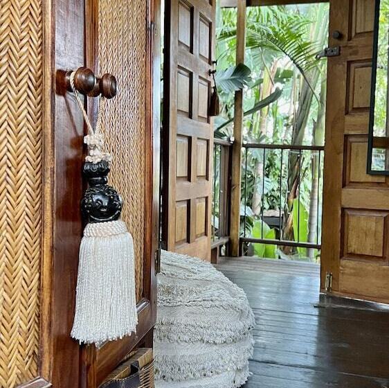 Casa 1 Quarto, Loerieroep Estate   Mountainview Selfcatering Accommodation Nelspruit