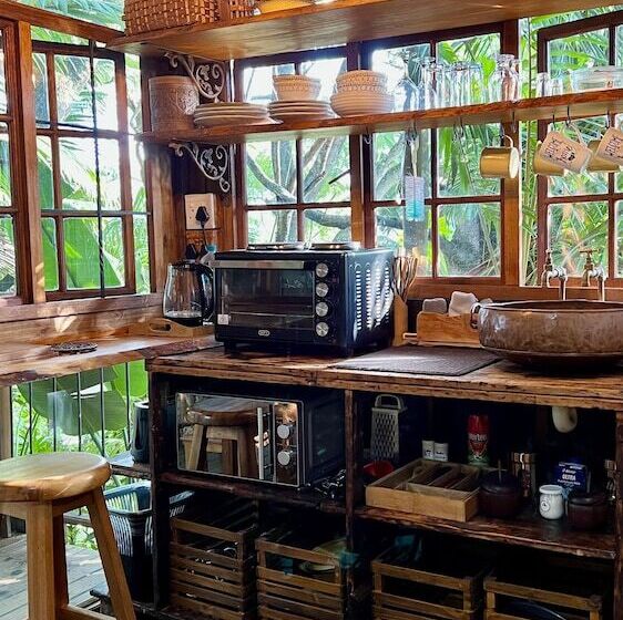 Дом 1 Спальня, Loerieroep Estate   Mountainview Selfcatering Accommodation Nelspruit