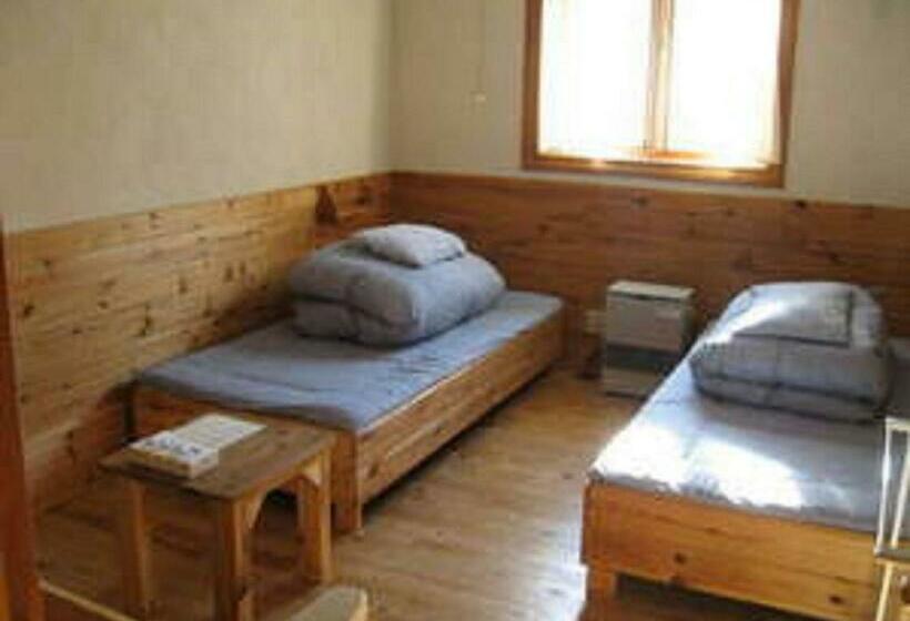 חדר סטנדרט חדר אמבטיה משותף, Toipirka Kitaobihiro Youth Hostel