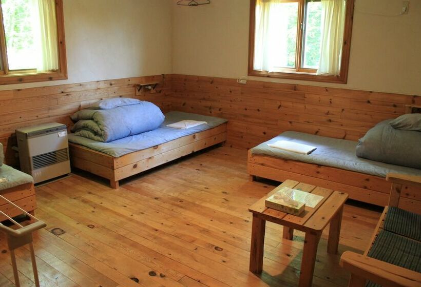 חדר סטנדרט לשלושה עם חדר אמבטיה משוף, Toipirka Kitaobihiro Youth Hostel